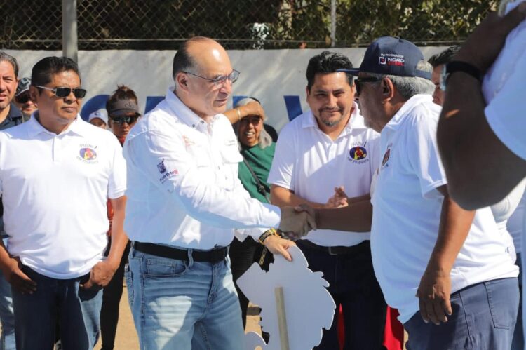 CONTINÚA ADELANTE PROGRAMA “DOMINGO DE PILAS”, CIUDADANÍA Y AYUNTAMIENTO TRABAJARON EN LA COLONIA PRADOS DE SAN VICENTE