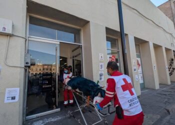 DENUNCIA CIUDADANA: PERSONA ADULTA MAYOR ES OBLIGADA A ACUDIR A SUCURSAL DE BANCO EN CAMILLA.