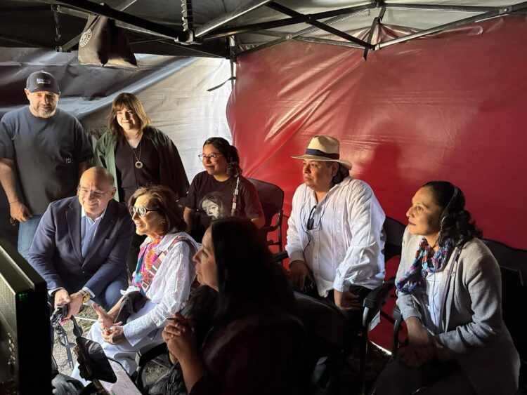 ENTRE LUCES Y CAMARAS, COBRA VIDA MAL DE AMORES.