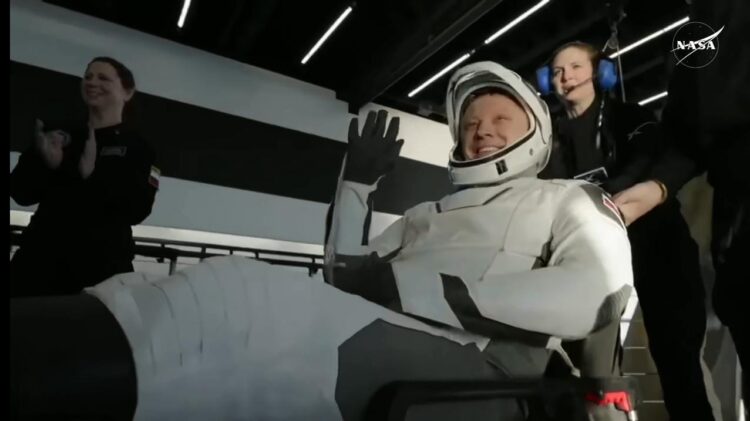 ASTRONAUTAS REGRESAN A LA TIERRA TRAS NUEVE MESES EN EL ESPACIO.