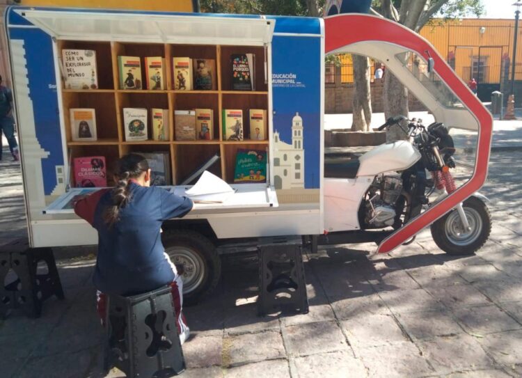 MÁS DE 400 PERSONAS BENEFICIADAS CON EL «APRENDIMÓVIL» EN LA CAPITAl.