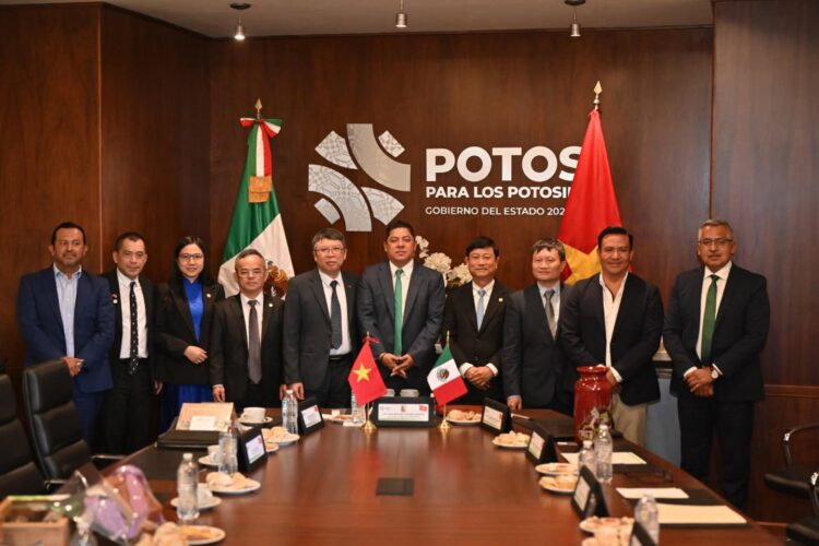 SE REÚNE GOBERNADOR DEL ESTADO CON EMBAJADOR EXTRAORDINARIO DE VIETNAM.