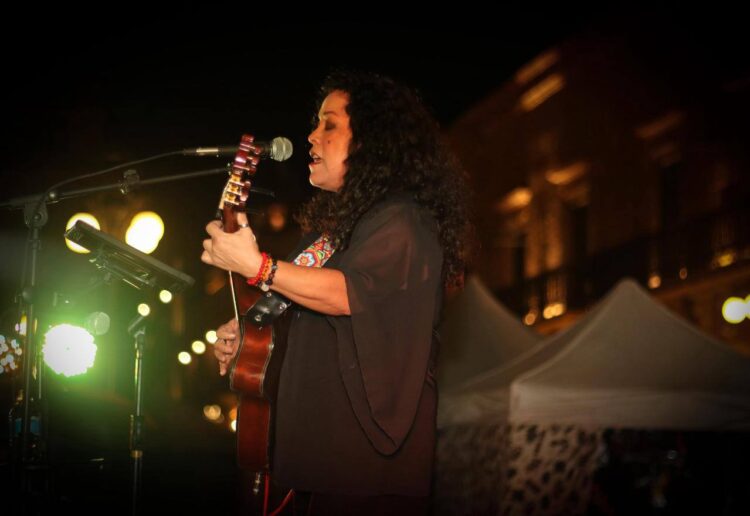 FRENTE A FRENTE DE GUITARRAS DE CHILE Y MÉXICO EN EL MARCO DE CAPITAL AMERICANA DE LA CULTURA.