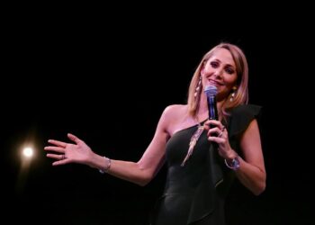 GOBIERNO DE LA CAPITAL CIERRA EL 8M CON CONFERENCIA DE INÉS SAINZ.