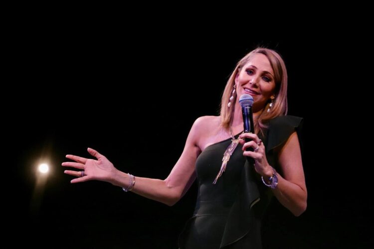 GOBIERNO DE LA CAPITAL CIERRA EL 8M CON CONFERENCIA DE INÉS SAINZ.