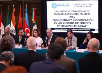 ENCABEZA ENRIQUE GALINDO ENCUENTRO DE CIUDADES PATRIMONIO MUNDIAL, EN LA CÁMARA DE DIPUTADOS FEDERAL.