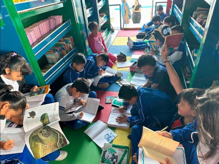 BIBLIOTECA MÓVIL ACERCA A LA LECTURA A MÁS DE MIL NIÑOS DE LA CAPITAL POTOSINA.