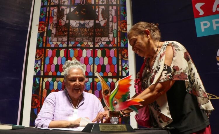 LA ESCRITORA MEXICANA LAURA ESQUIVEL, IMPARTIÓ EN SAN LUIS CAPITAL LA CONFERENCIA MAGISTRAL “MUJERES SEMILLA”.