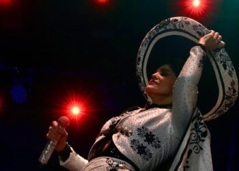 ¡ORGULLO POTOSINO! ANA BÁRBARA DESATA LA LOCURA EN EL FESTIVAL PRIMAVERAL.