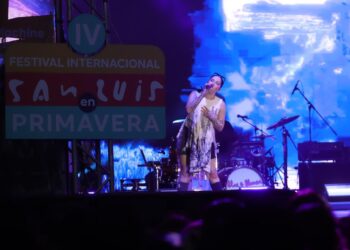 UNA NOCHE LLENA DE LUZ Y EMOCIÓN CON ELSA Y ELMAR.