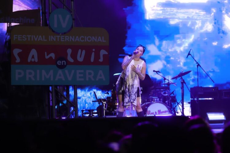 UNA NOCHE LLENA DE LUZ Y EMOCIÓN CON ELSA Y ELMAR.