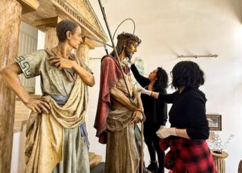 RESTAURAN PIEZAS ICÓNICAS PARA LA PROCESIÓN DEL SILENCIO.