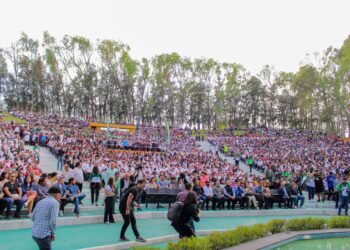 JULIO CÉSAR CHÁVEZ, LA LEYENDA DEL BOXEO, PRESENTÓ CIN EXITO SU CONFERNCIA “EL SUEÑO DE UN CAMPEÓN”.