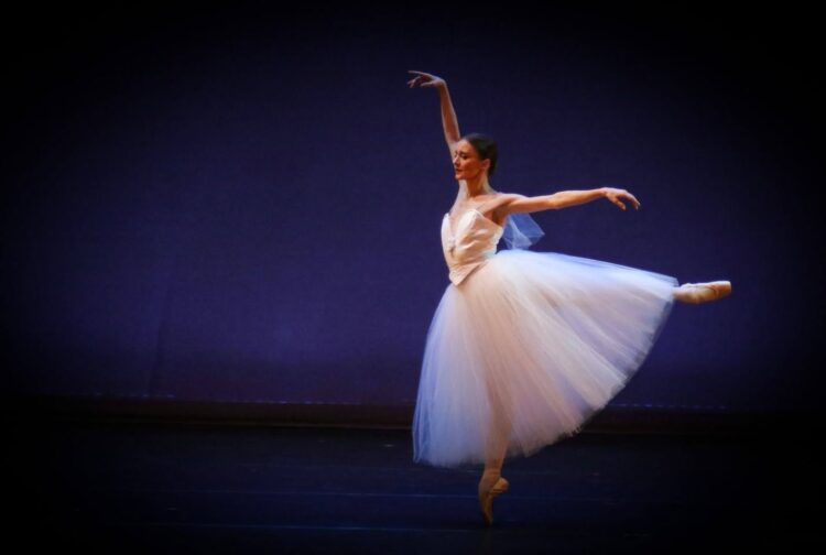 SAN LUIS VIBRA CON LA DANZA DE ELISA CARRILLO.