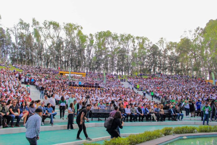 JULIO CÉSAR CHÁVEZ, LA LEYENDA DEL BOXEO, PRESENTÓ CIN EXITO SU CONFERNCIA “EL SUEÑO DE UN CAMPEÓN”.