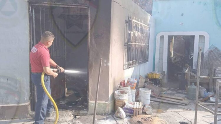 INCENDIO EN VIVIENDA DE LA COLONIA INDUSTRIAL MEXICANA