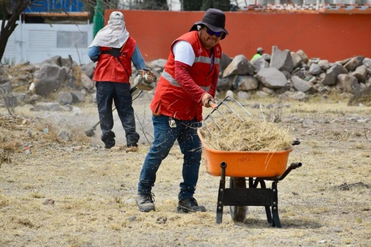 CUADRILLAS INTENSIFICAN LABORES DE LIMPIEZA EN CAPITAL POTOSINA.