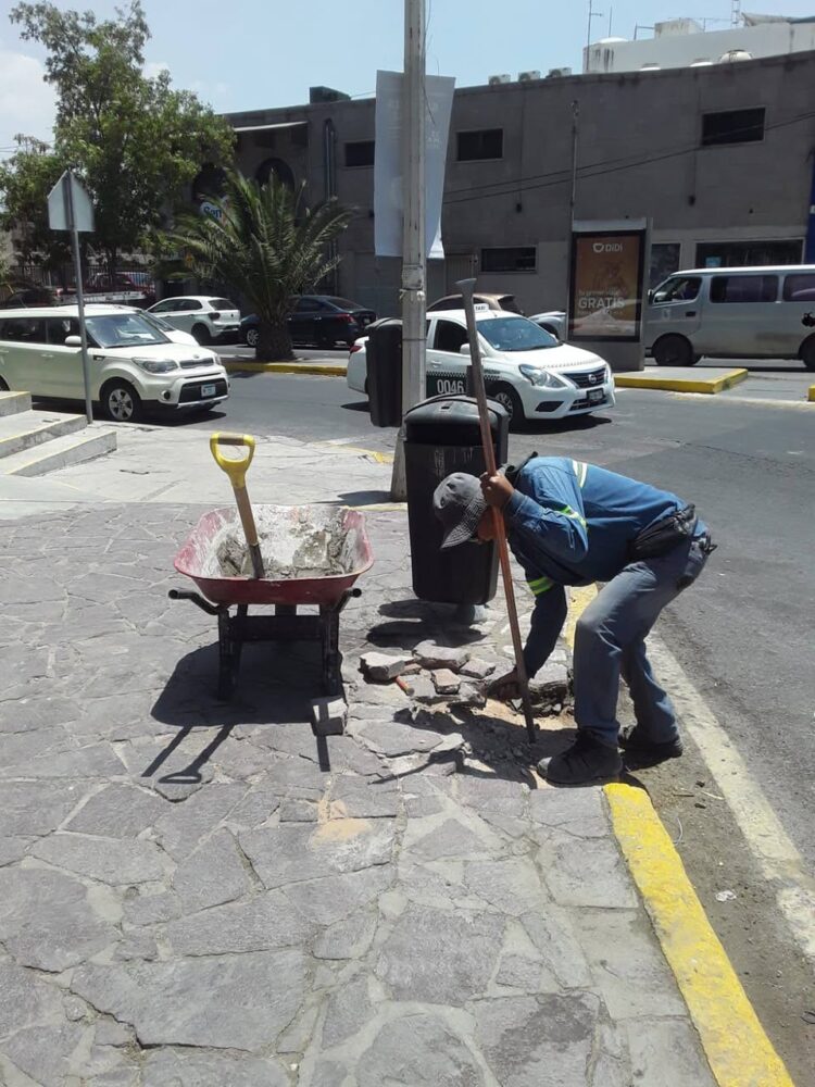 REPARAN ENTRADA DEL PARQUE DE MORALES PARA MEJORAR SEGURIDAD Y ACCESIBILIDAD.