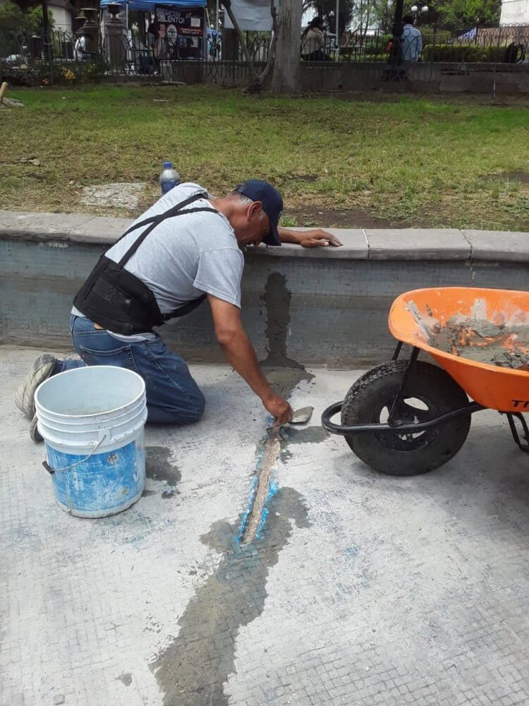 RESTAURAN LAGO DE LOS PATOS EN LA ALAMEDA JUAN SARABIA.