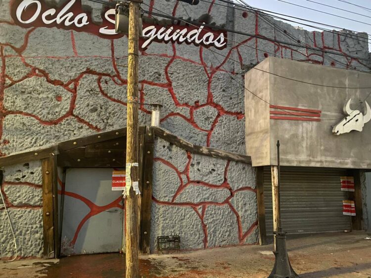 CLAUSURAN BAR “8 SEGUNDOS” TRAS RIÑA NOCTURNA EN LA CAPITAL.