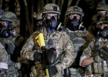 TRUMP AMENAZA CON LEY DE INSURRECCIÓN.