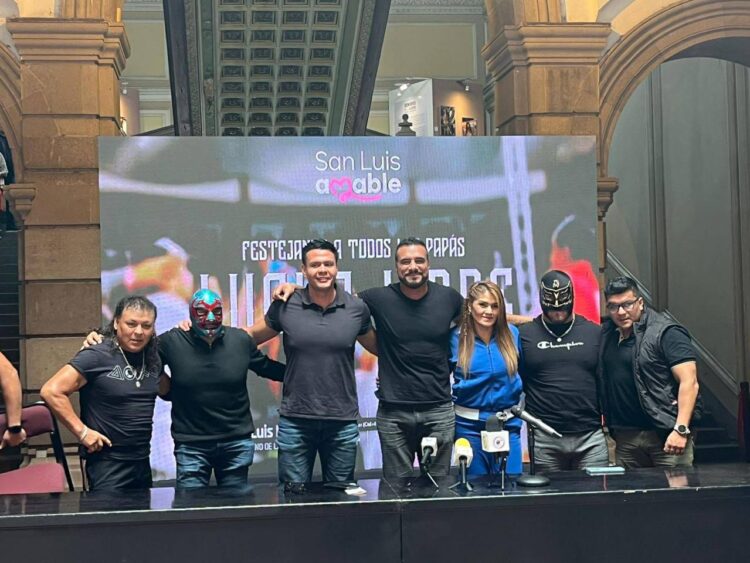 NOCHE LEGENDARIA DE LUCHA LIBRE EN SLP CON ALBERTO EL PATRÓN Y DOS CARAS