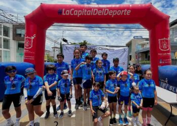 NIÑOS Y NIÑAS DEMUESTRAN SU TALENTO EN LA FINAL DE CICLISMO.