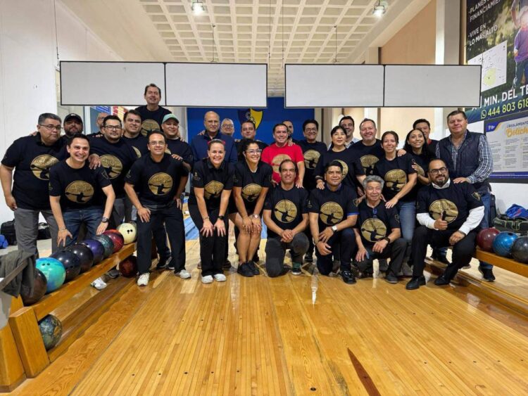 EXITOSO TORNEO DE BOLICHE.