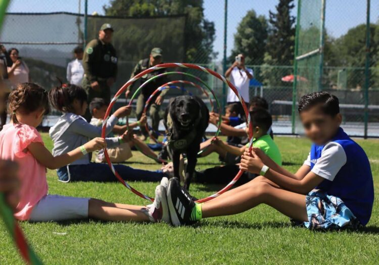 PERROS POLICÍAS LLEVAN MENSAJES DE PREVENCIÓN A LA NIÑEZ POTOSINA.