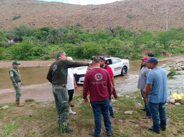 TRAGEDIA EN SANTA MARÍA LOCALIZAN A JÓVENES ARRASTRADOS POR EL RÍO.