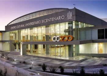 CENTRO CULTURAL UNIVERSITARIO BICENTENARIO CELEBRA 15 AÑOS DE SU FUNDACIÓN CON PRESENTACIÓN DEL MARIACHI VARGAS DE TECALITLÁN.