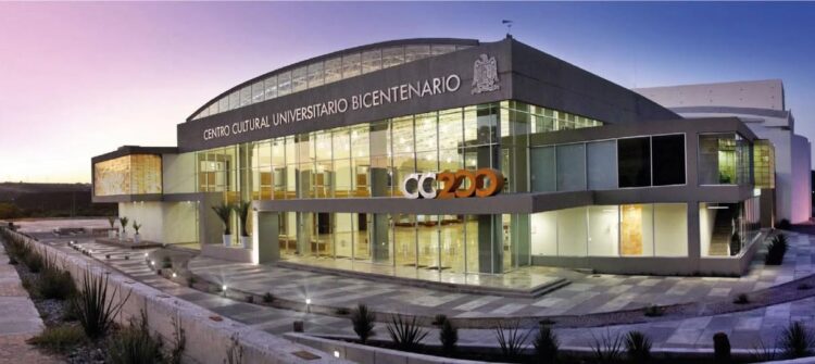 CENTRO CULTURAL UNIVERSITARIO BICENTENARIO CELEBRA 15 AÑOS DE SU FUNDACIÓN CON PRESENTACIÓN DEL MARIACHI VARGAS DE TECALITLÁN.