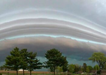 CIELO IMPONENTE EN WASHINGTON D.C. EN MEDIO DE ALERTA CLIMÁTICA.