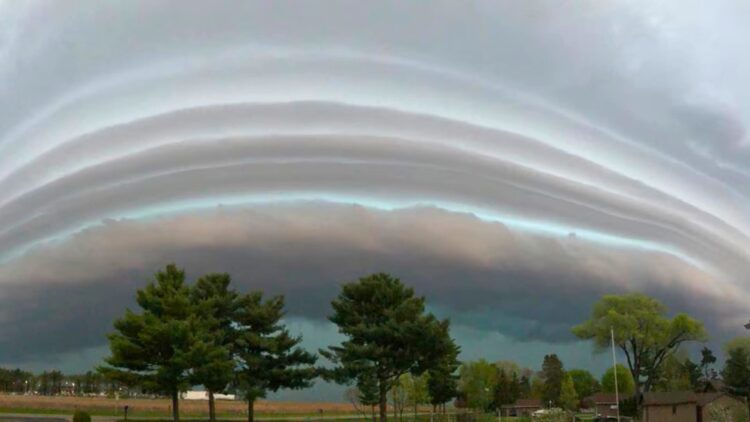 CIELO IMPONENTE EN WASHINGTON D.C. EN MEDIO DE ALERTA CLIMÁTICA.