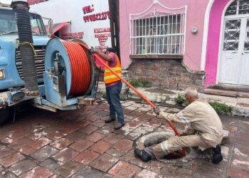 INTENSIFICAN DESAZOLVE EN SLP PARA PREVENIR INUNDACIONES.