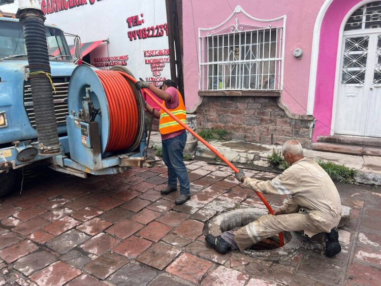 INTENSIFICAN DESAZOLVE EN SLP PARA PREVENIR INUNDACIONES.