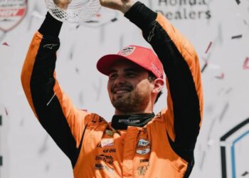 EL MEXICANO PATO O’WARD SE LLEVA LA VICTORIA EN TORONTO.