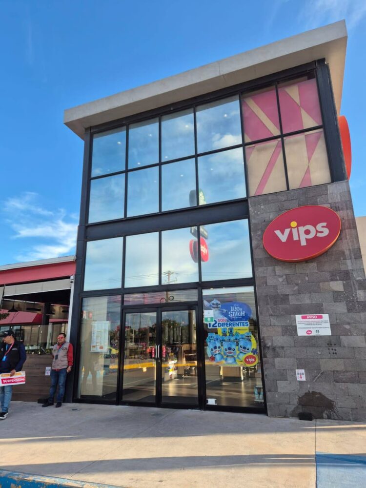 CLAUSURAN RESTAURANTE VIPS POR FALTA DE DOCUMENTACIÓN EN CARRETERA 57.