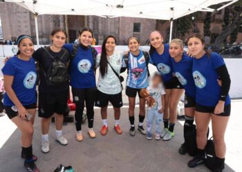 EL FUTBOL ABRE PUERTAS A JÓVENES EN SITUACIÓN DE CALLE.