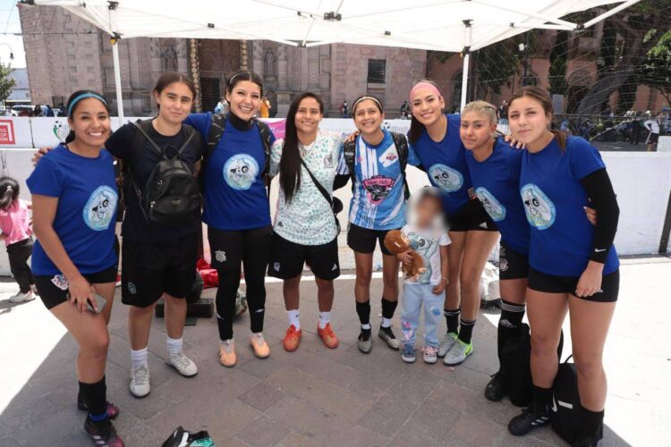 EL FUTBOL ABRE PUERTAS A JÓVENES EN SITUACIÓN DE CALLE.