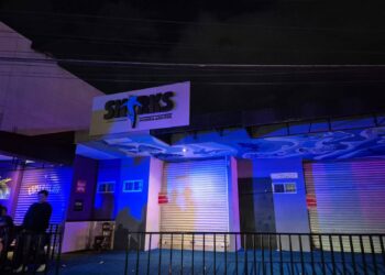 CLAUSURAN ESTABLECIMIENTO “SHARKS” POR INCUMPLIR CON LA NORMATIVIDAD.