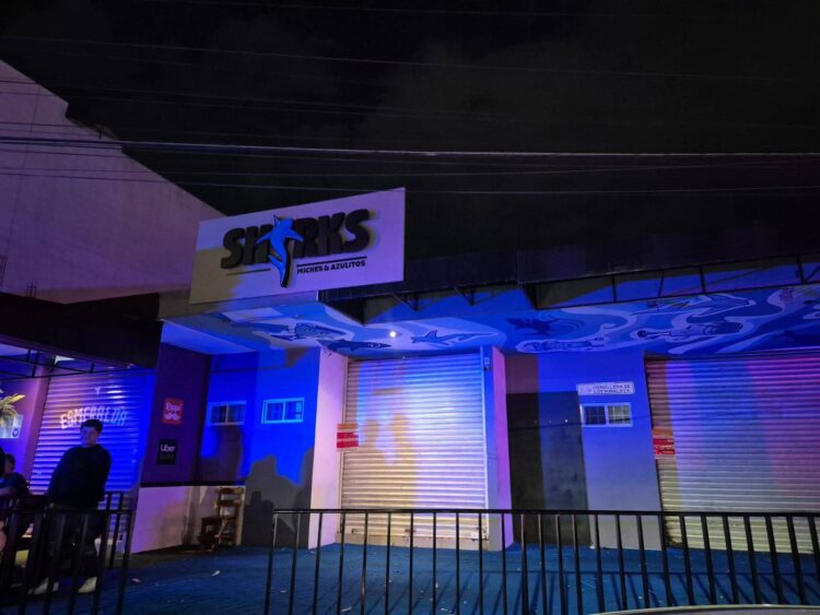 CLAUSURAN ESTABLECIMIENTO “SHARKS” POR INCUMPLIR CON LA NORMATIVIDAD.