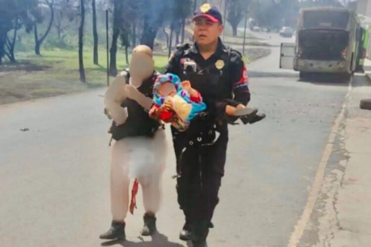 EL ABRAZO QUE SALVÓ UNA VIDA EN IZTAPALAPA.