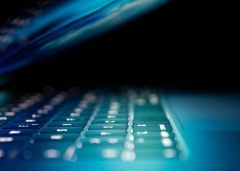 CRUCES SEGUROS EN LA GLORIETA GONZÁLEZ BOCANEGRA.