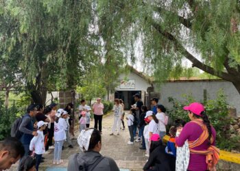 NIÑAS Y NIÑOS DEL ESCUADRÓN DE BIENESTAR INFANTIL SIEMBRAN FUTURO VERDE EN SAN LUIS CAPITAL.