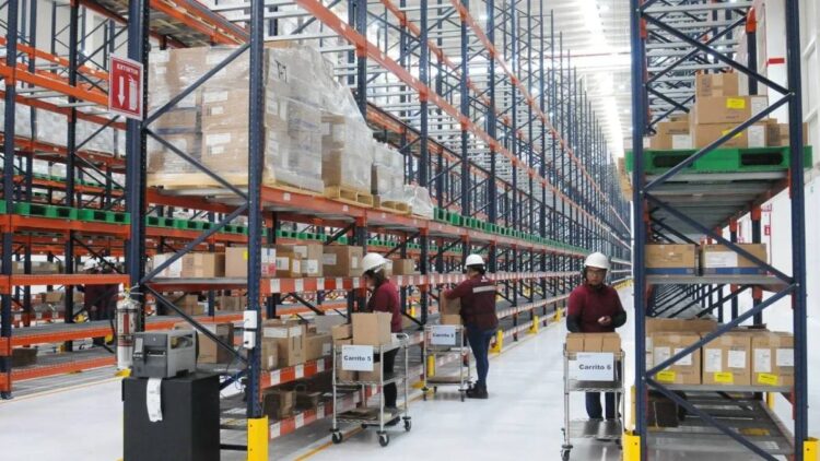 FARMACÉUTICAS ALERTAN POR ADEUDOS Y FALTA DE ESPACIO EN ALMACENES DE BIRMEX.