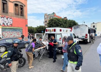 POLICÍA VIAL SALVA LA VIDA DE CHÓFER URBANO EN PLENO SERVICIO.