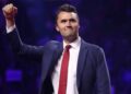 ASESINAN A CHARLIE KIRK DURANTE EVENTO UNIVERSITARIO EN UTAH.
