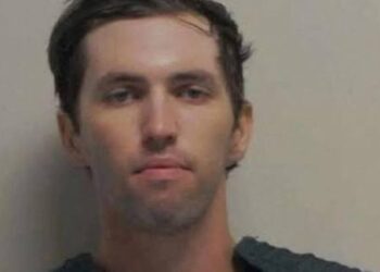 PRINCIPAL SOSPECHOSO DEL ASESINATO DE CHARLIE KIRK YA ESTÁ BAJO CUSTODIA.