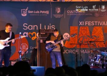 UNA NOCHE INOLVIDABLE DE JAZZ ILUMINA LA PLAZA DE ARMAS.